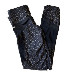 Fabletics UltraCool Pocketed Legging - Women’s S